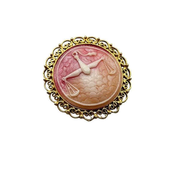 Libra Resin Cameo Zodiac Sign Vintage Round Pin Brooch Vintage Costume Jewelry - Picture 1 of 6